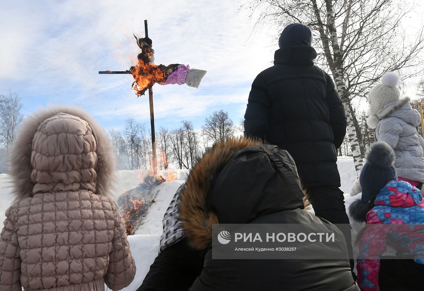 Празднование Масленицы в городах России