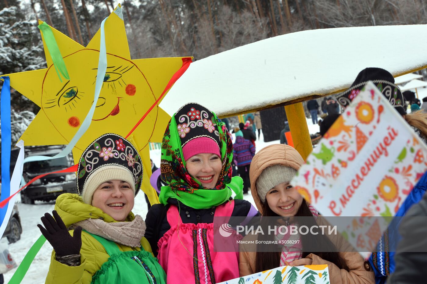 Празднование Масленицы в городах России