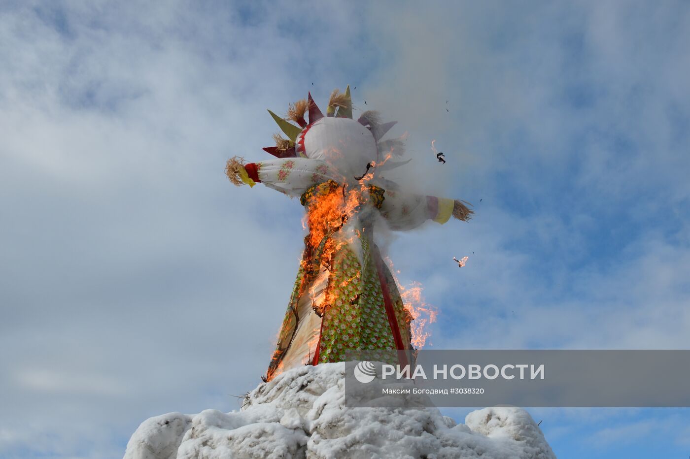 Празднование Масленицы в городах России