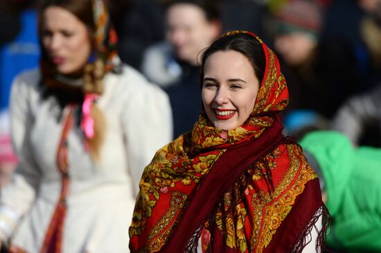 Масленичные гуляния в Москве