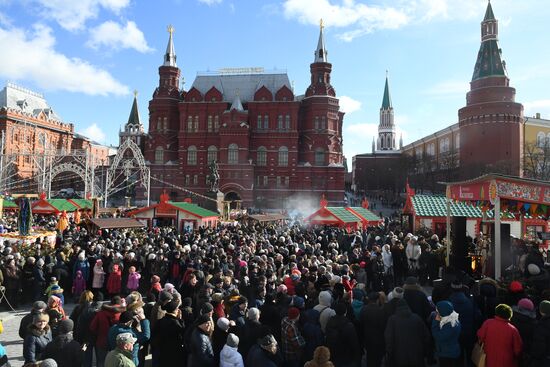 Масленичные гуляния в Москве