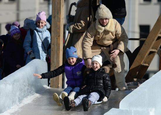 Масленичные гуляния в Москве