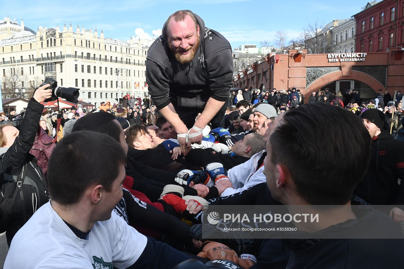 Масленичные гуляния в Москве