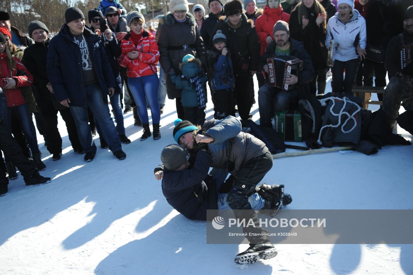 Празднование Масленицы в городах России