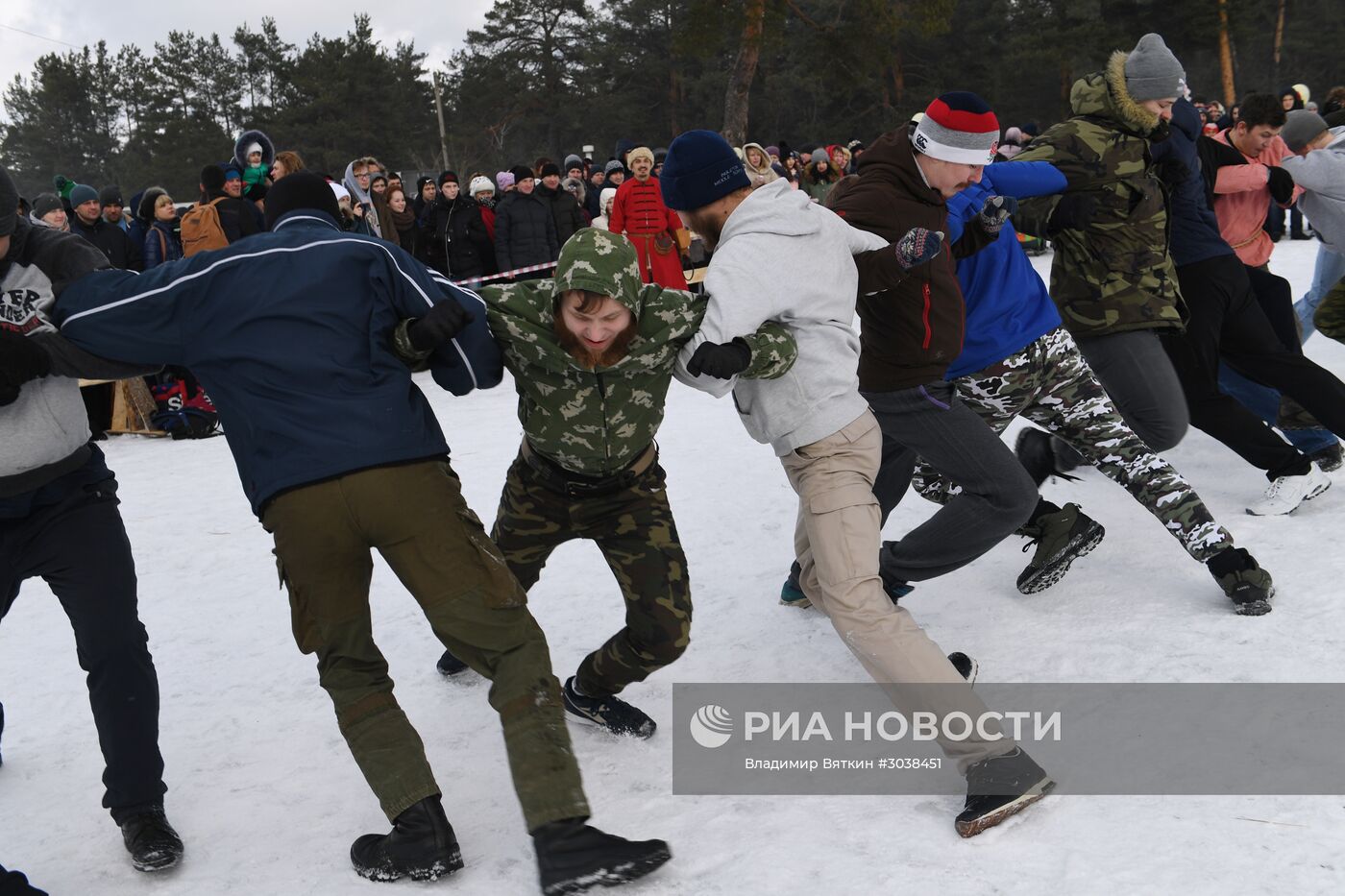 Празднование Масленицы в городах России