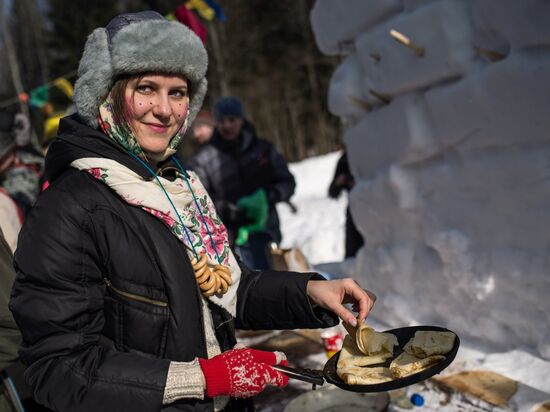 Празднование Масленицы в городах России