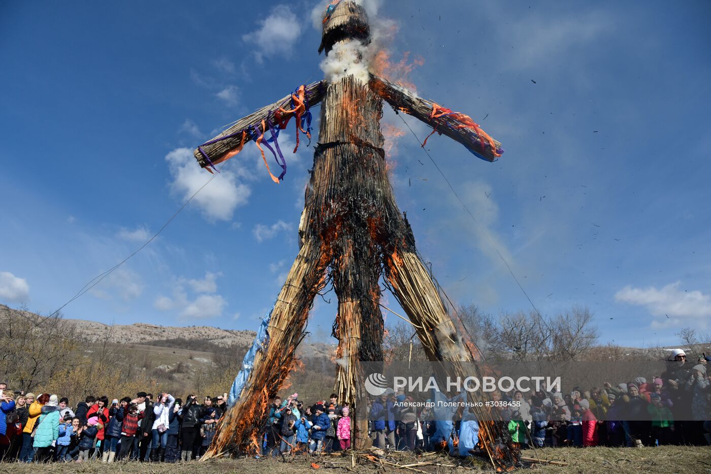 Празднование Масленицы в городах России