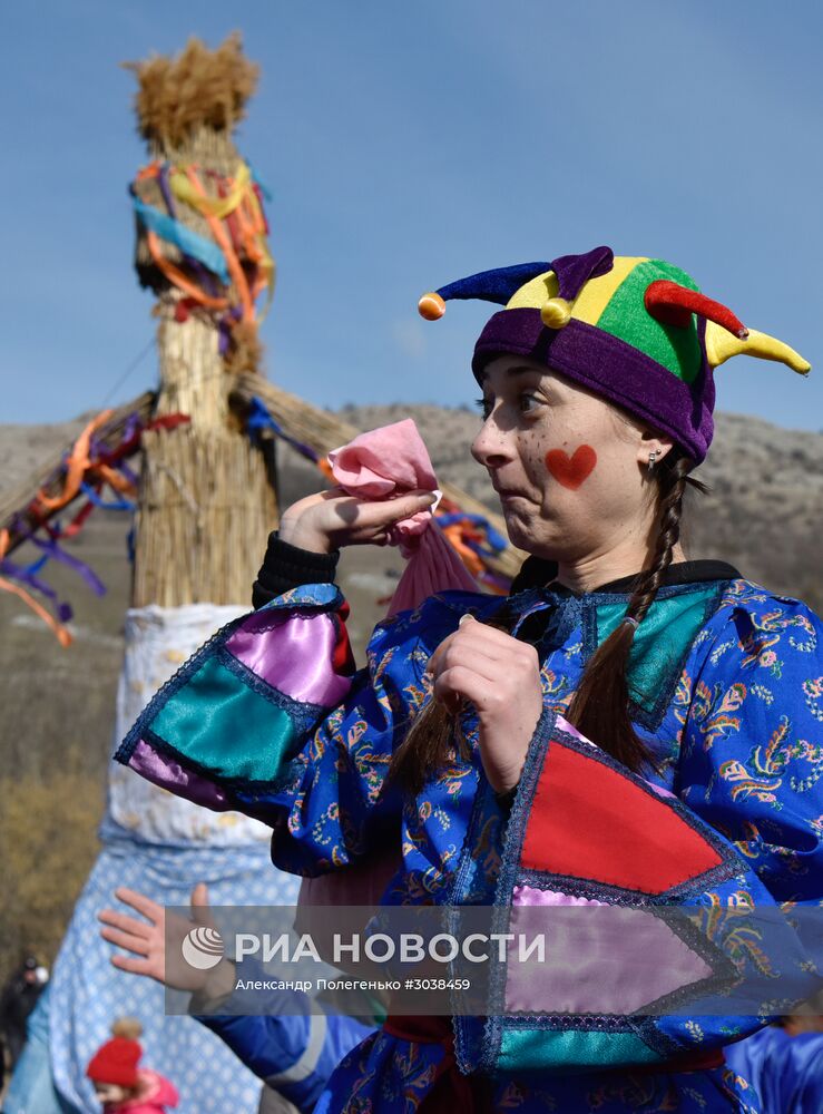 Празднование Масленицы в городах России