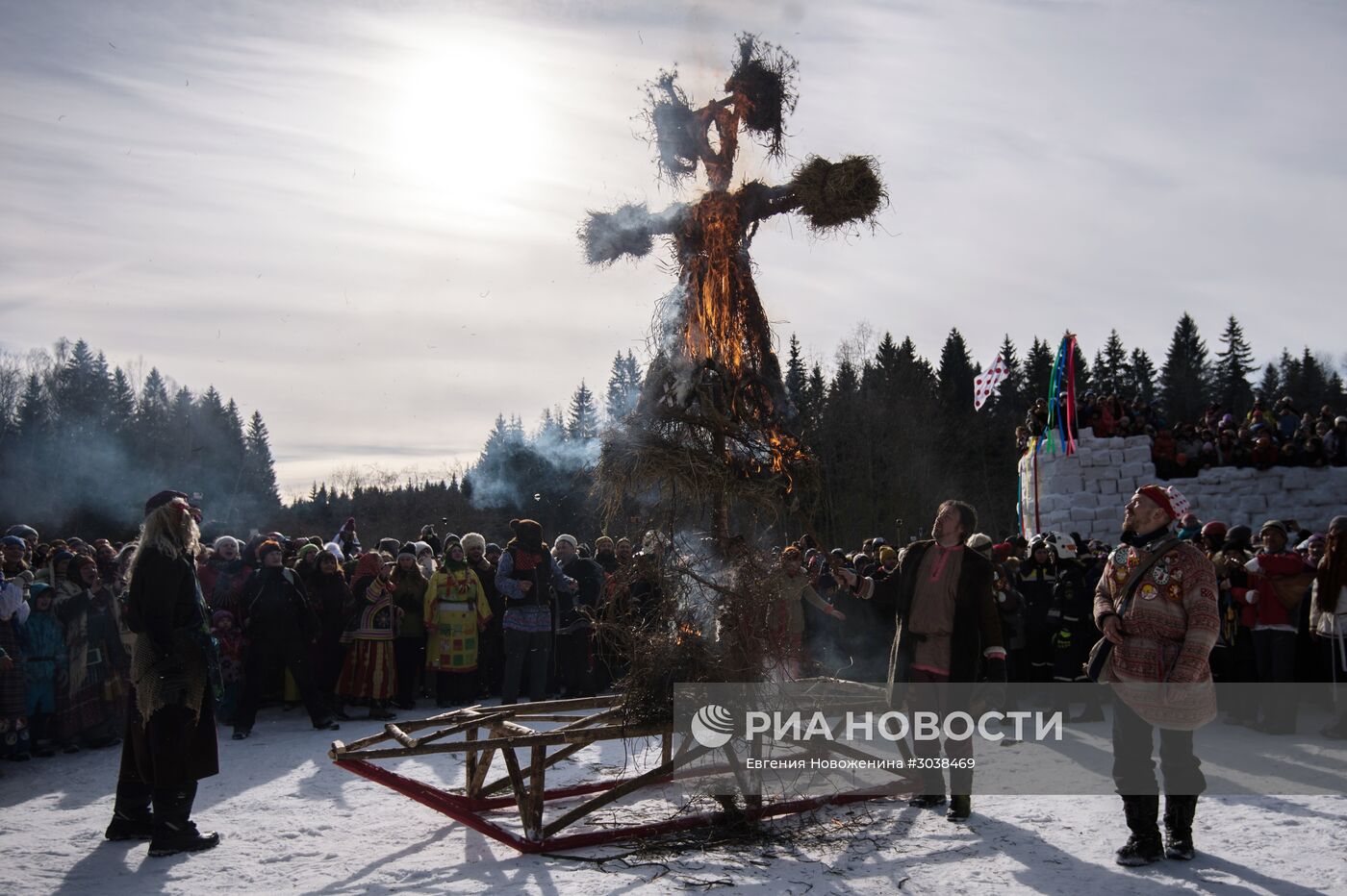 Празднование Масленицы в городах России