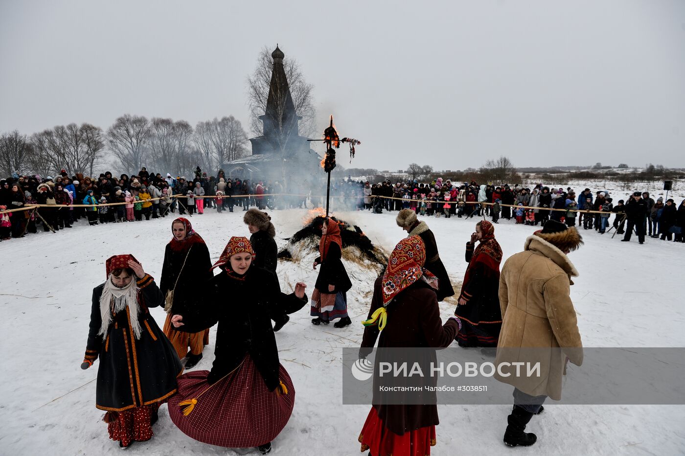 Празднование Масленицы в городах России