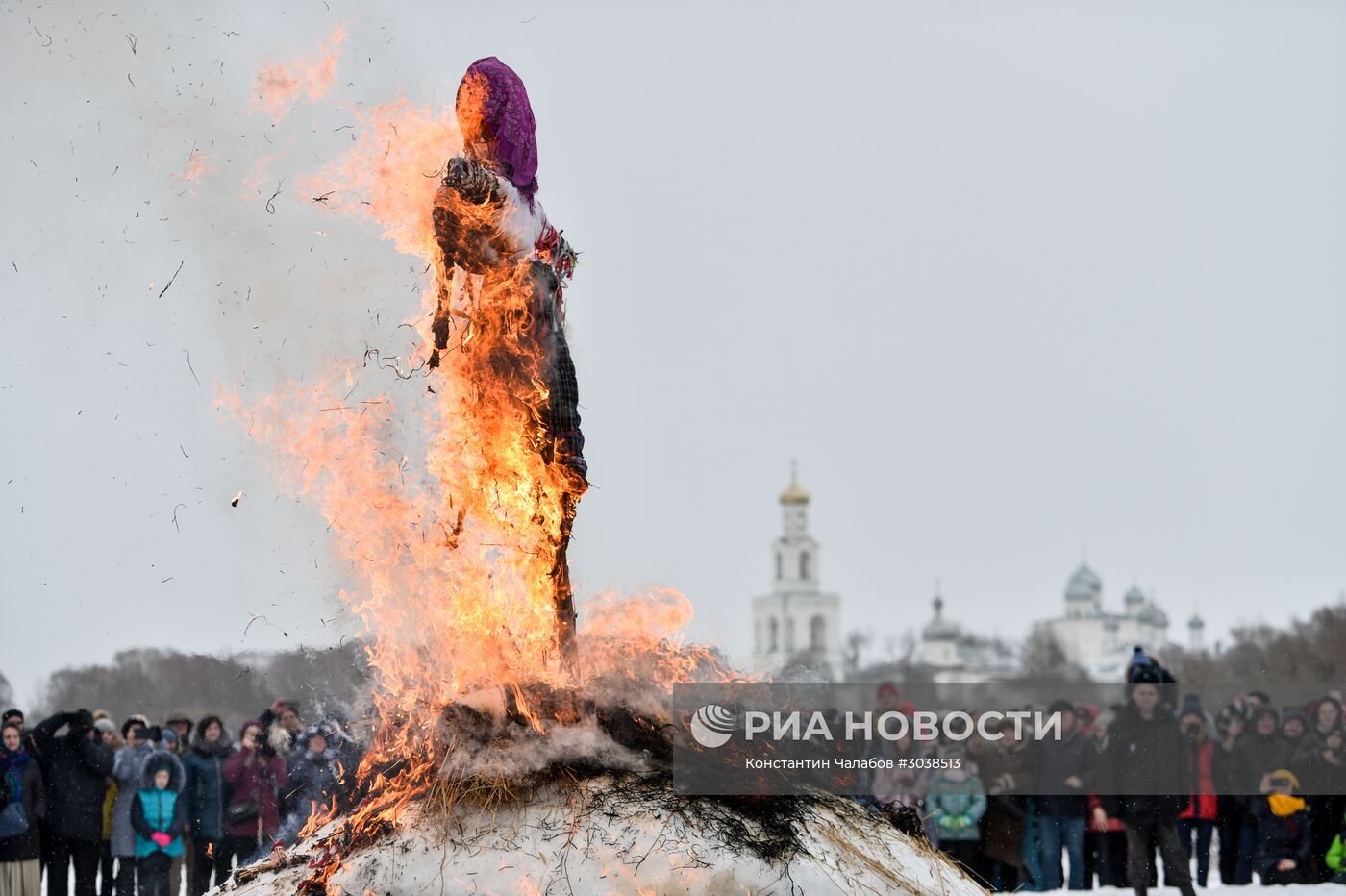 Празднование Масленицы в городах России