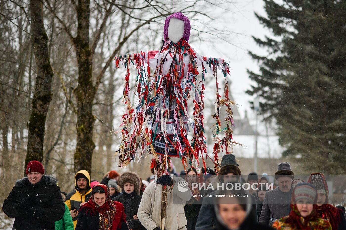 Празднование Масленицы в городах России