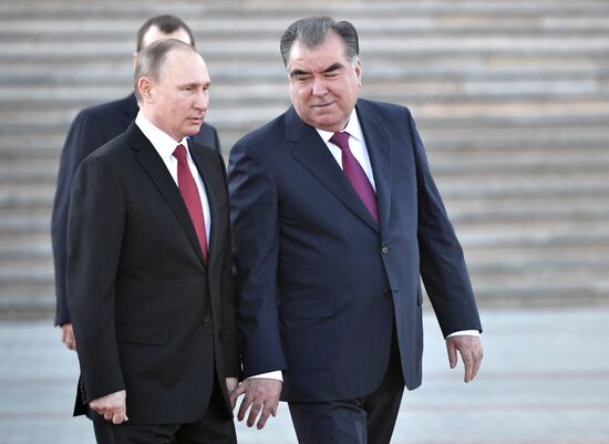 Официальный визит президента РФ В. Путина в Таджикистан