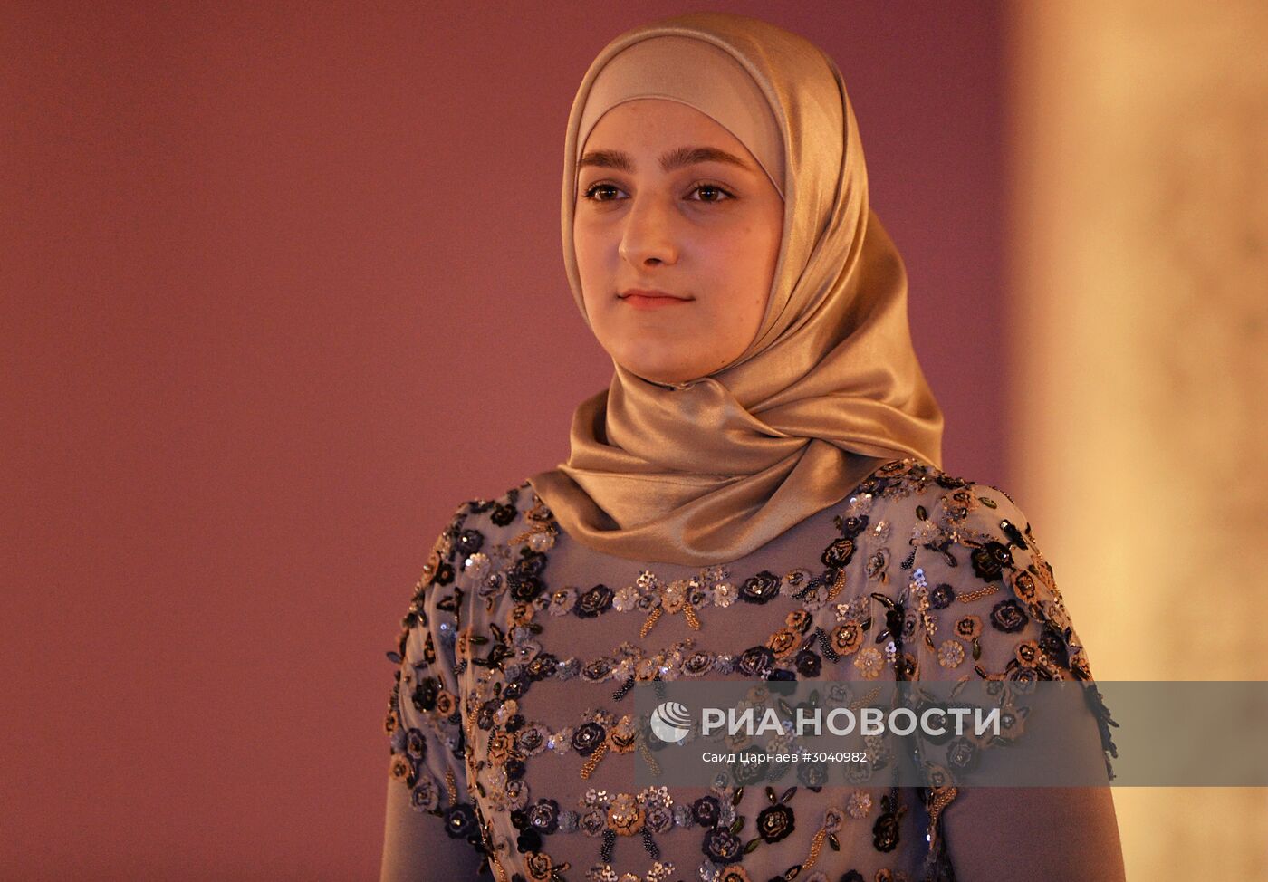 Показ линии одежды главного дизайнера Дома моды "Firdaws" Айшат Кадыровой в Грозном