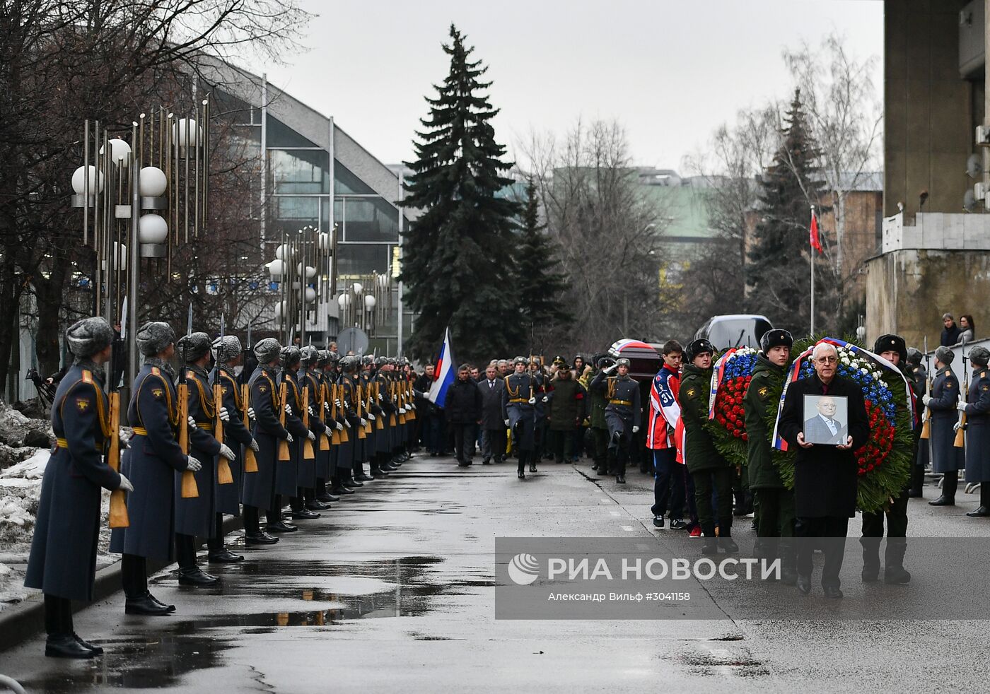 Церемония прощания с хоккеистом Владимиром Петровым