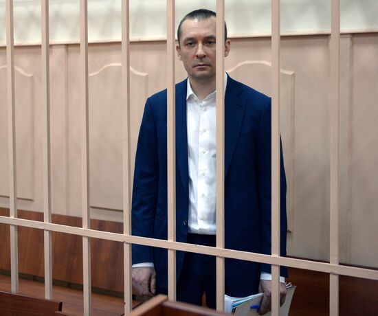 Рассмотрение ходатайства следствия о продлении ареста Д. Захарченко