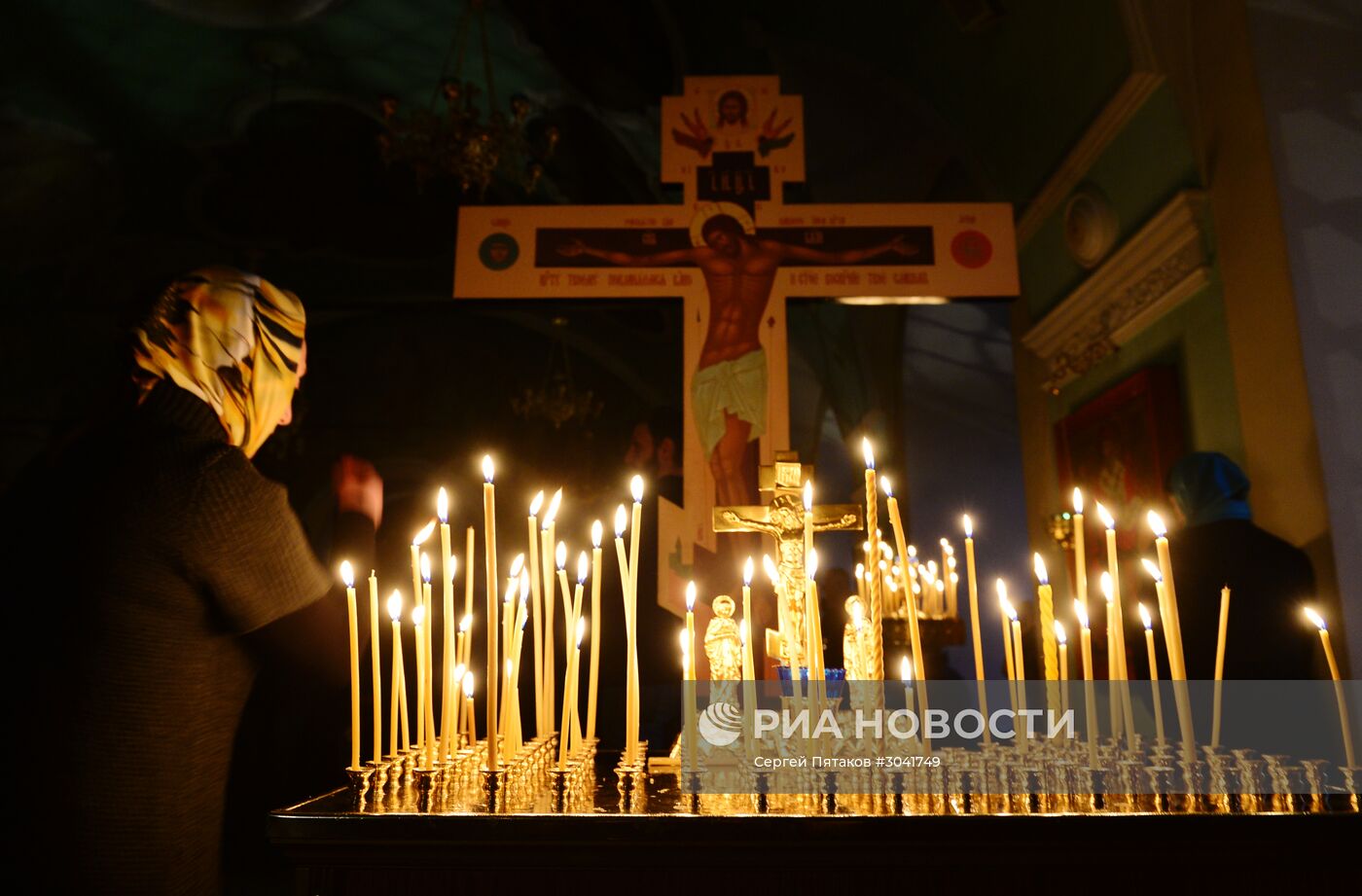 Передача иконы Божьей Матери "Влахернская" XVIII века Высоко-Петровскому монастырю Москвы