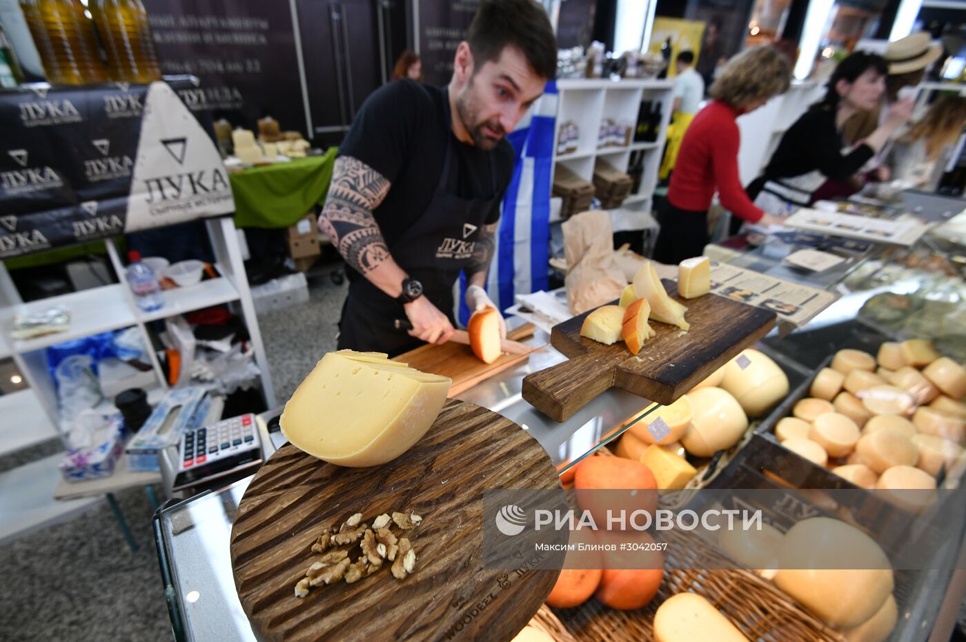 Фестиваль сыра на Манежной площади