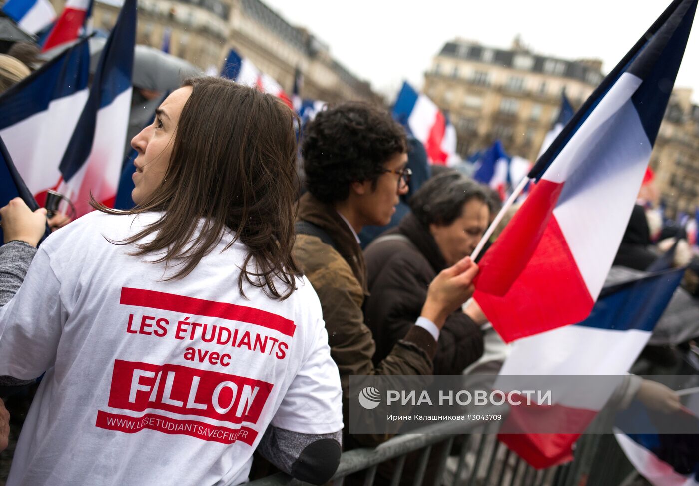 Митинг в поддержку Ф. Фийона в Париже