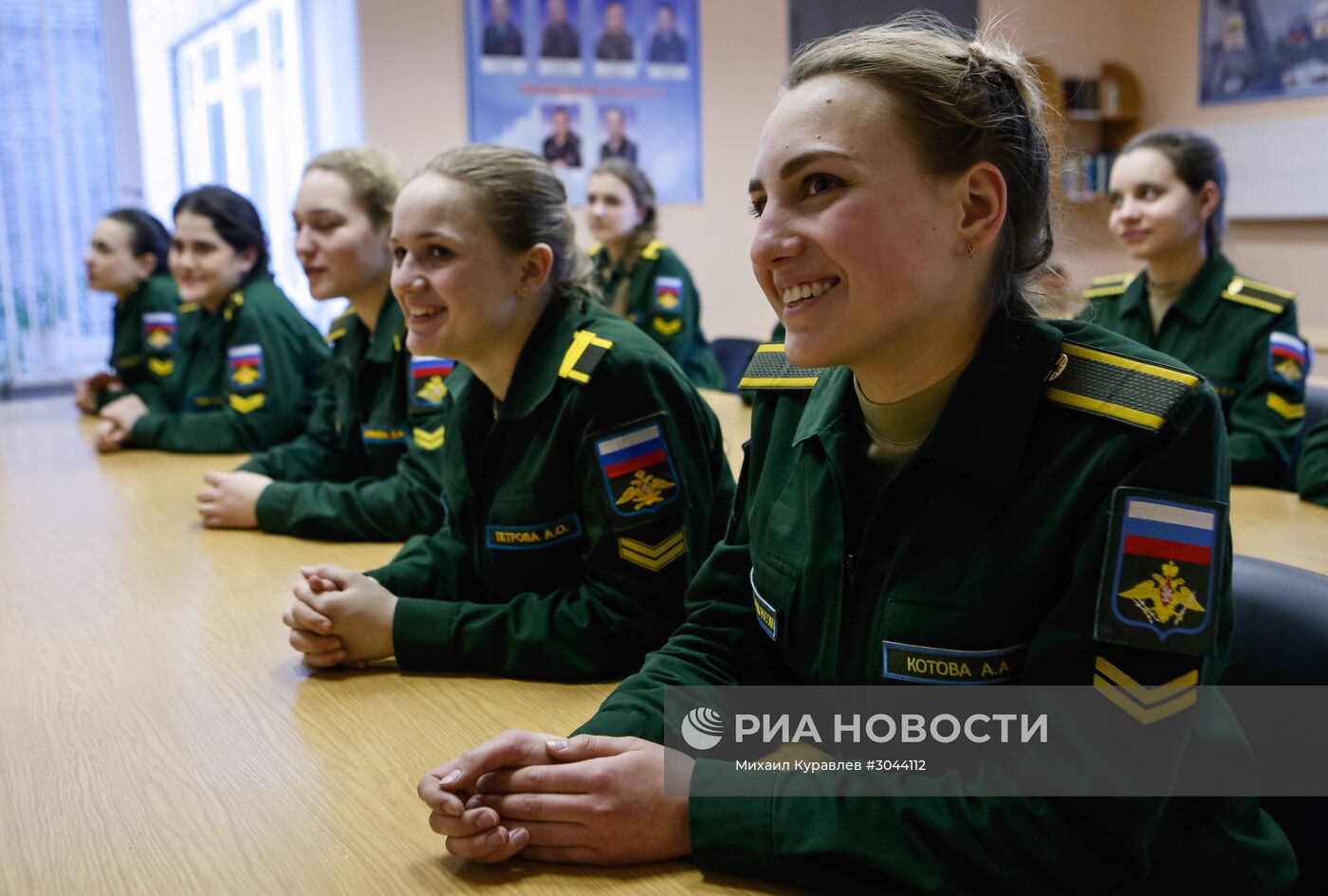 Подготовка девушек-курсантов в Военно-космической академии им. А.Ф.  Можайского | РИА Новости Медиабанк