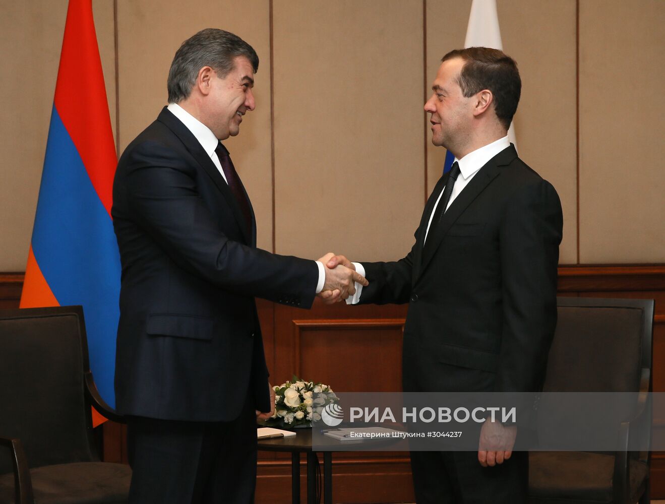 Официальный визит премьер-министра РФ Д. Медведева в Киргизию