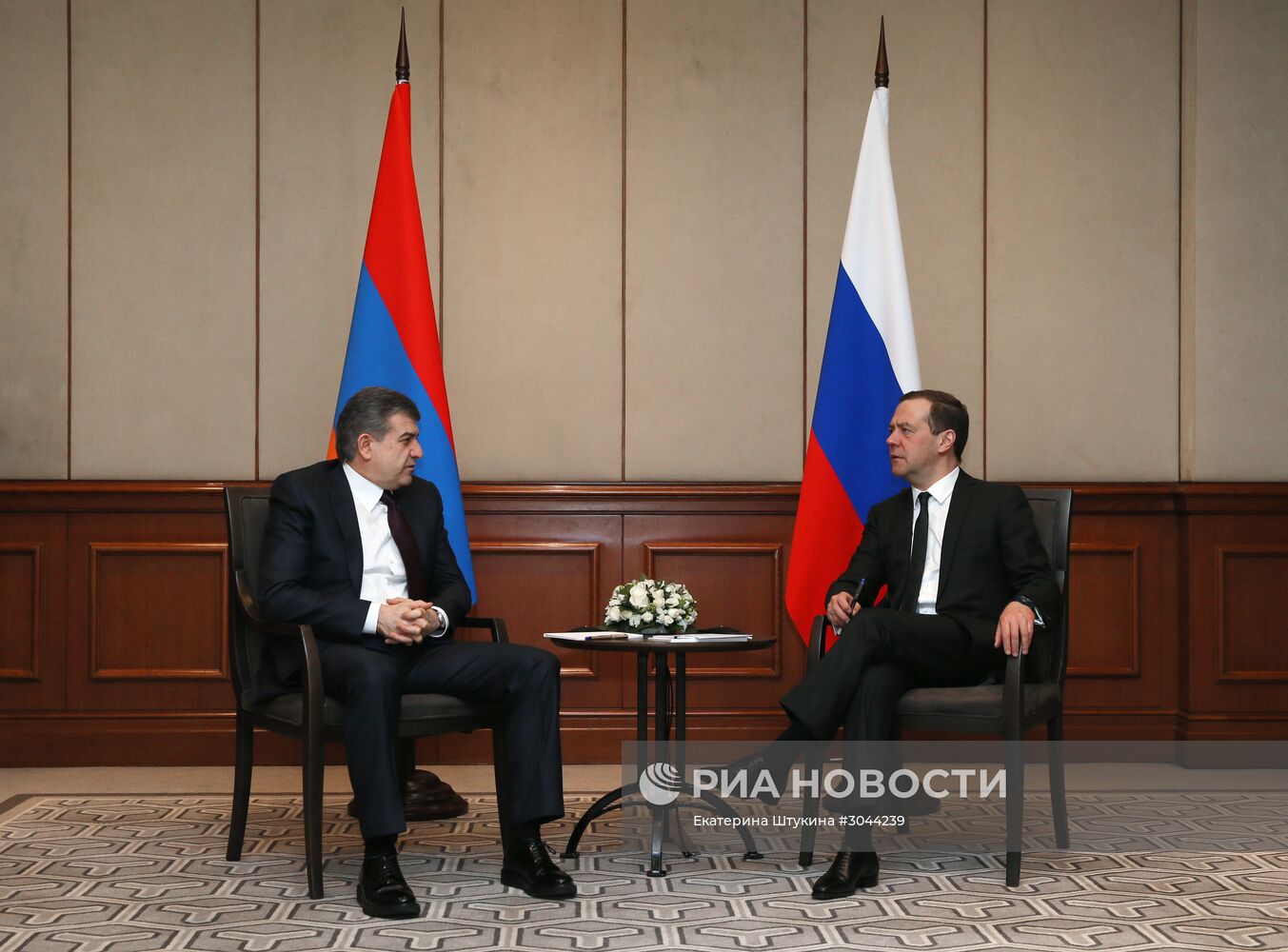 Официальный визит премьер-министра РФ Д. Медведева в Киргизию