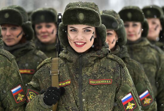 Конкурс красоты "Макияж под камуфляж"