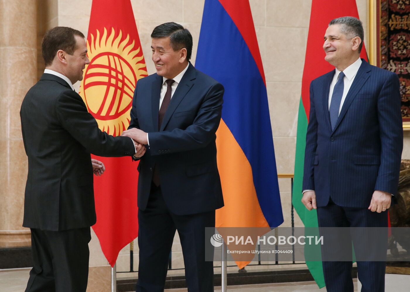 Официальный визит премьер-министра РФ Д. Медведева в Киргизию