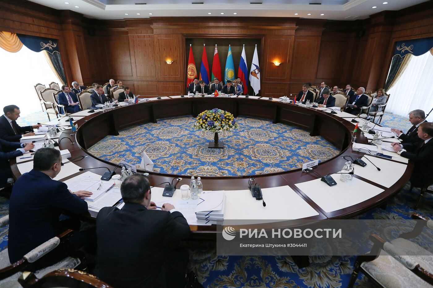 Официальный визит премьер-министра РФ Д. Медведева в Киргизию