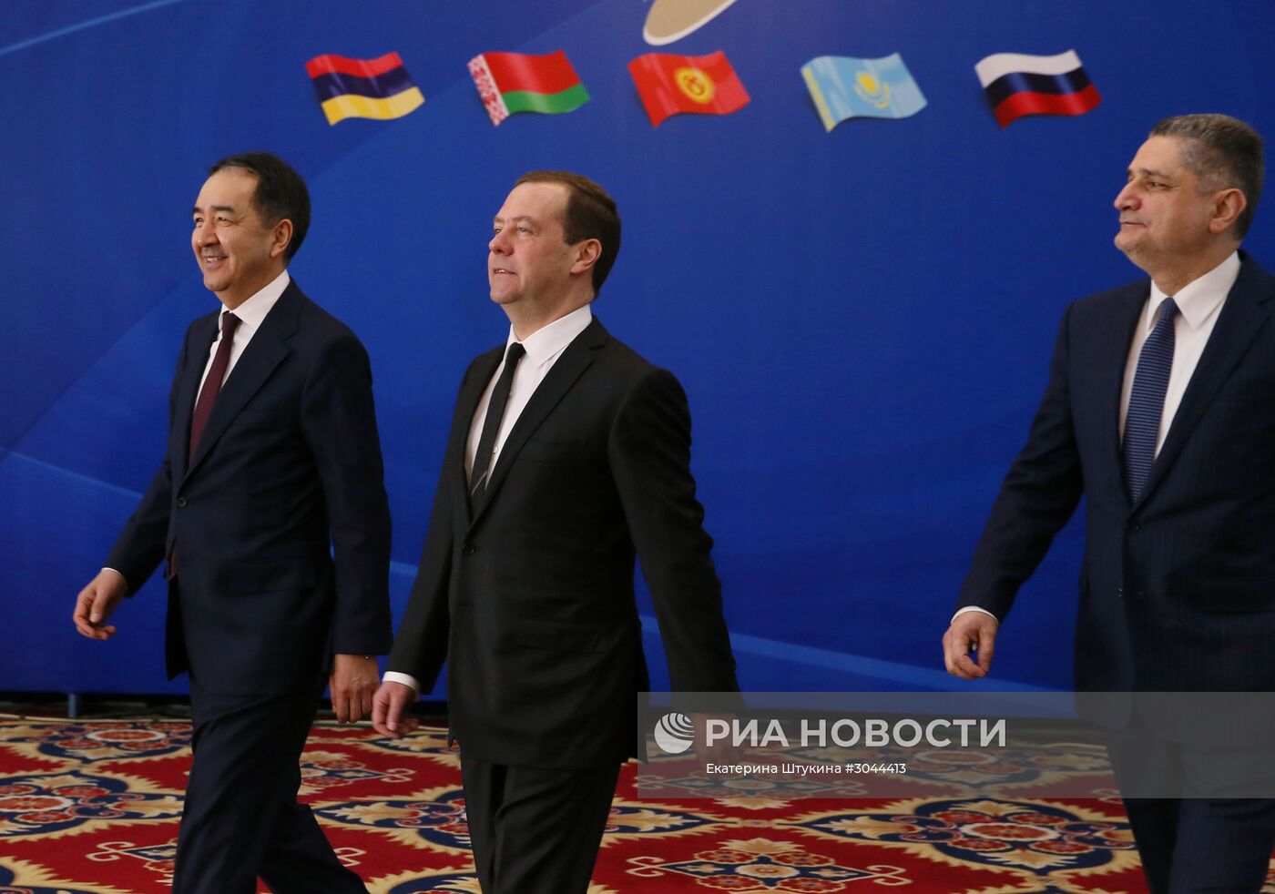 Официальный визит премьер-министра РФ Д. Медведева в Киргизию