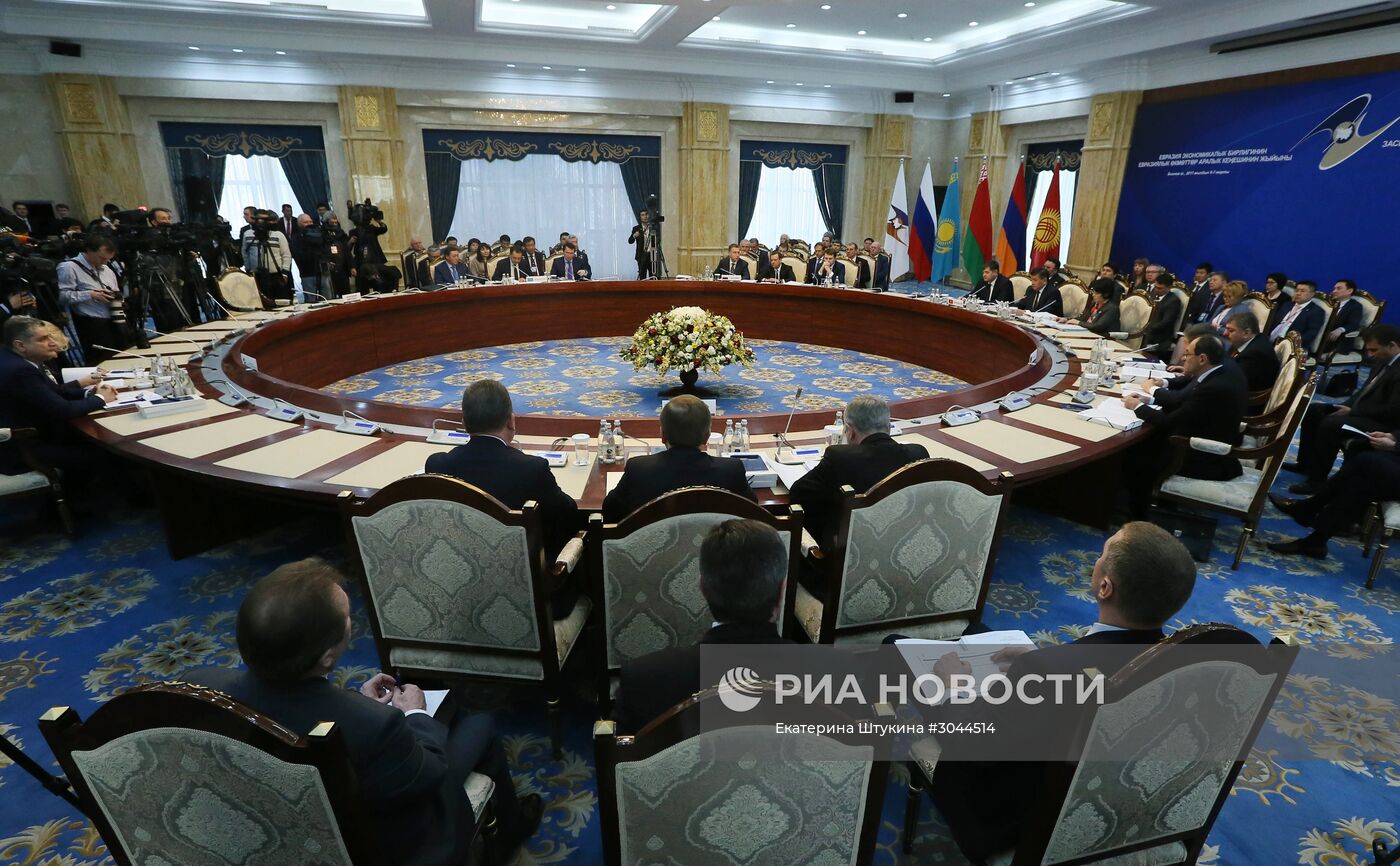 Официальный визит премьер-министра РФ Д. Медведева в Киргизию