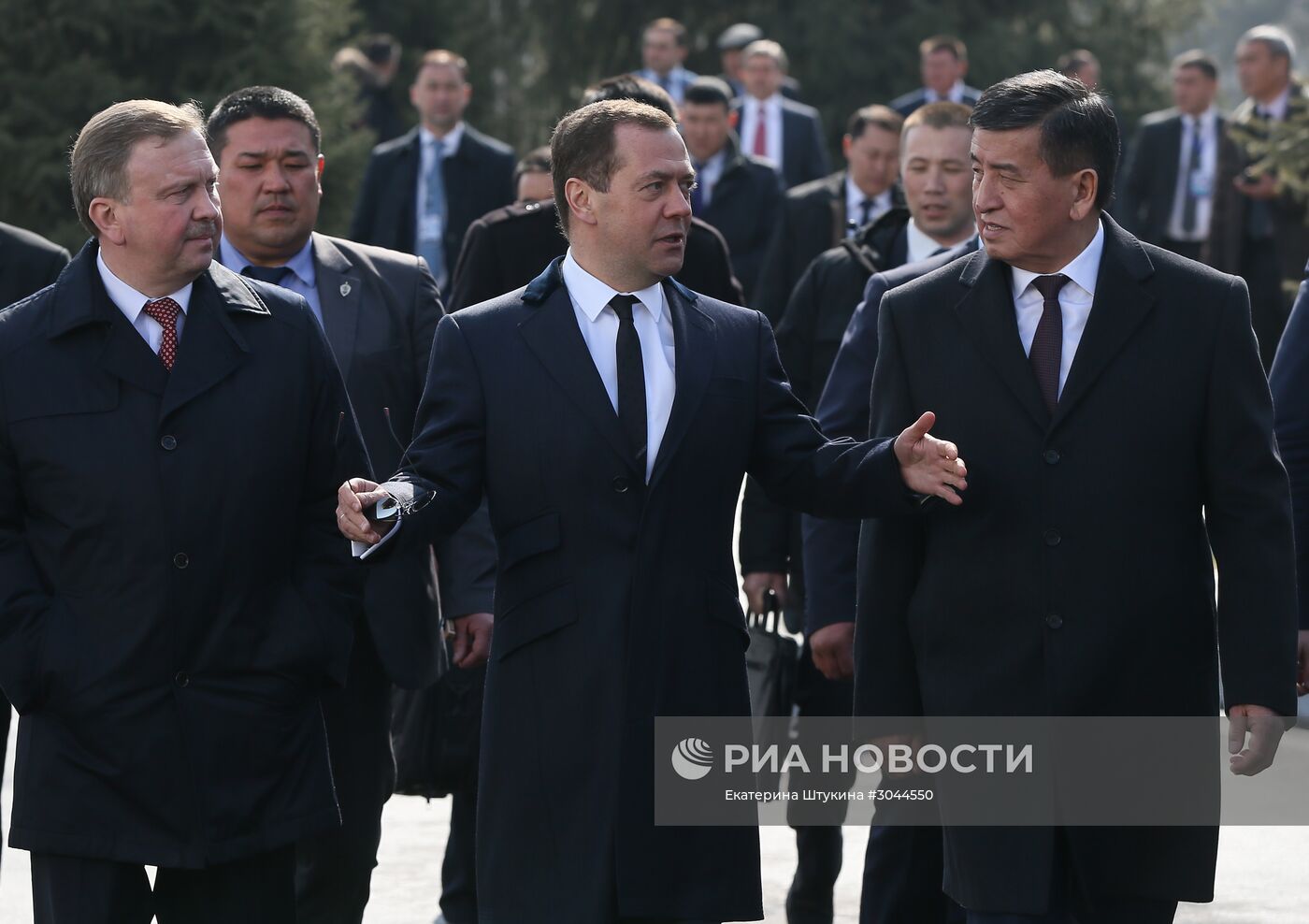 Официальный визит премьер-министра РФ Д. Медведева в Киргизию