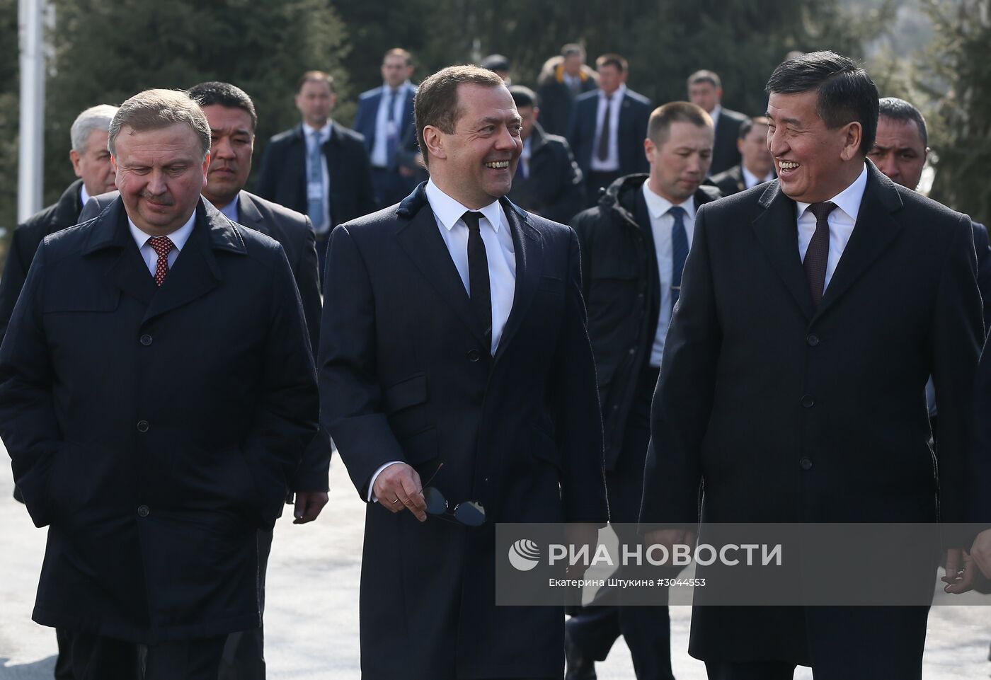 Официальный визит премьер-министра РФ Д. Медведева в Киргизию