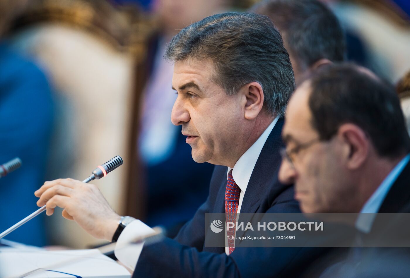 Официальный визит премьер-министра РФ Д. Медведева в Киргизию