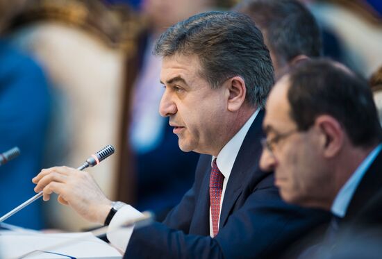 Официальный визит премьер-министра РФ Д. Медведева в Киргизию