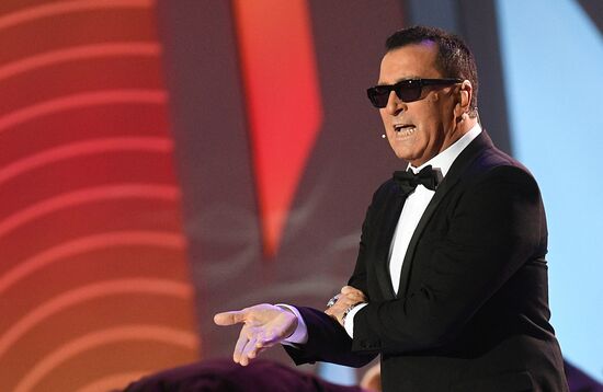 Праздничное шоу Валентина Юдашкина