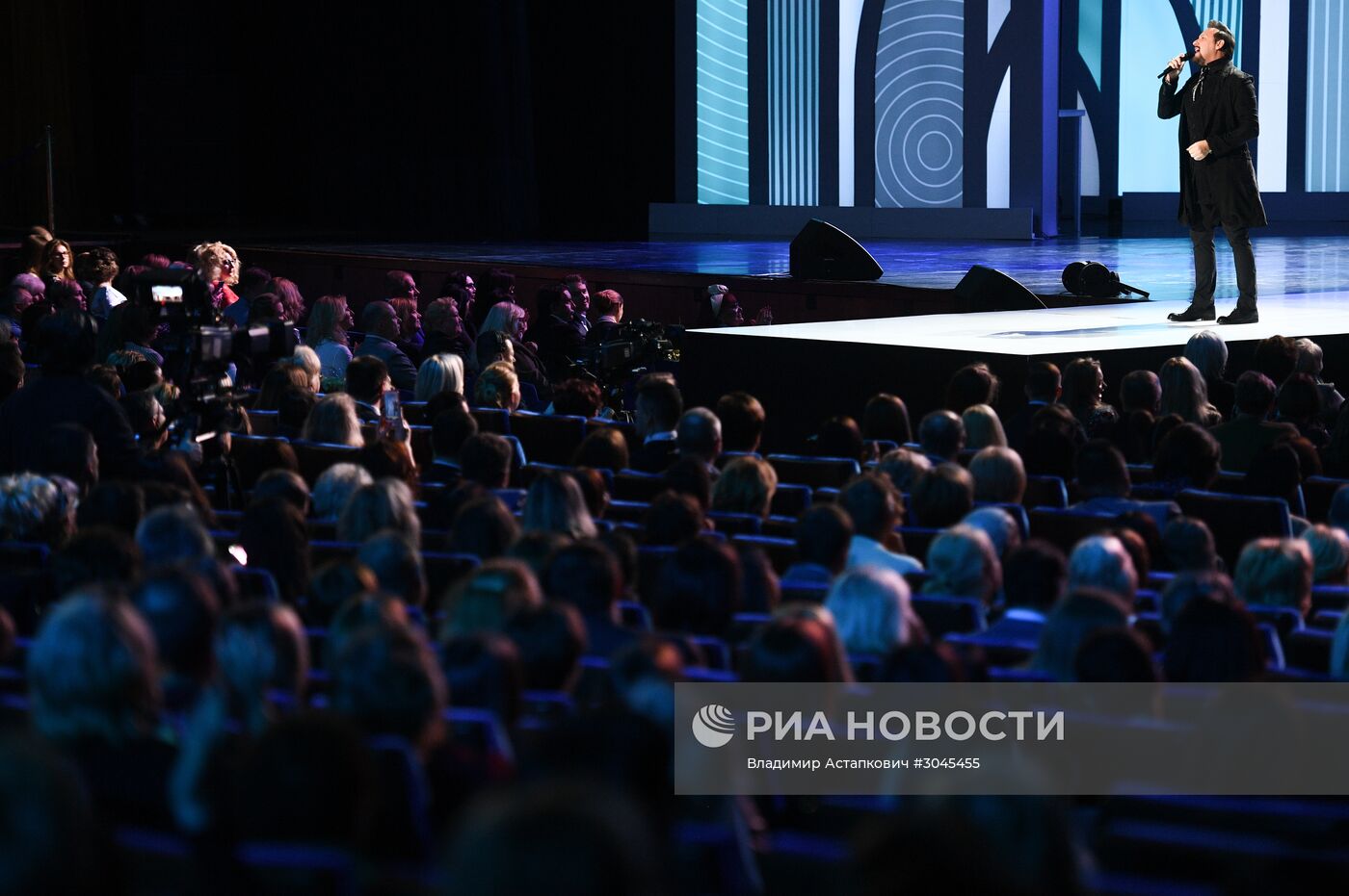 Праздничное шоу Валентина Юдашкина