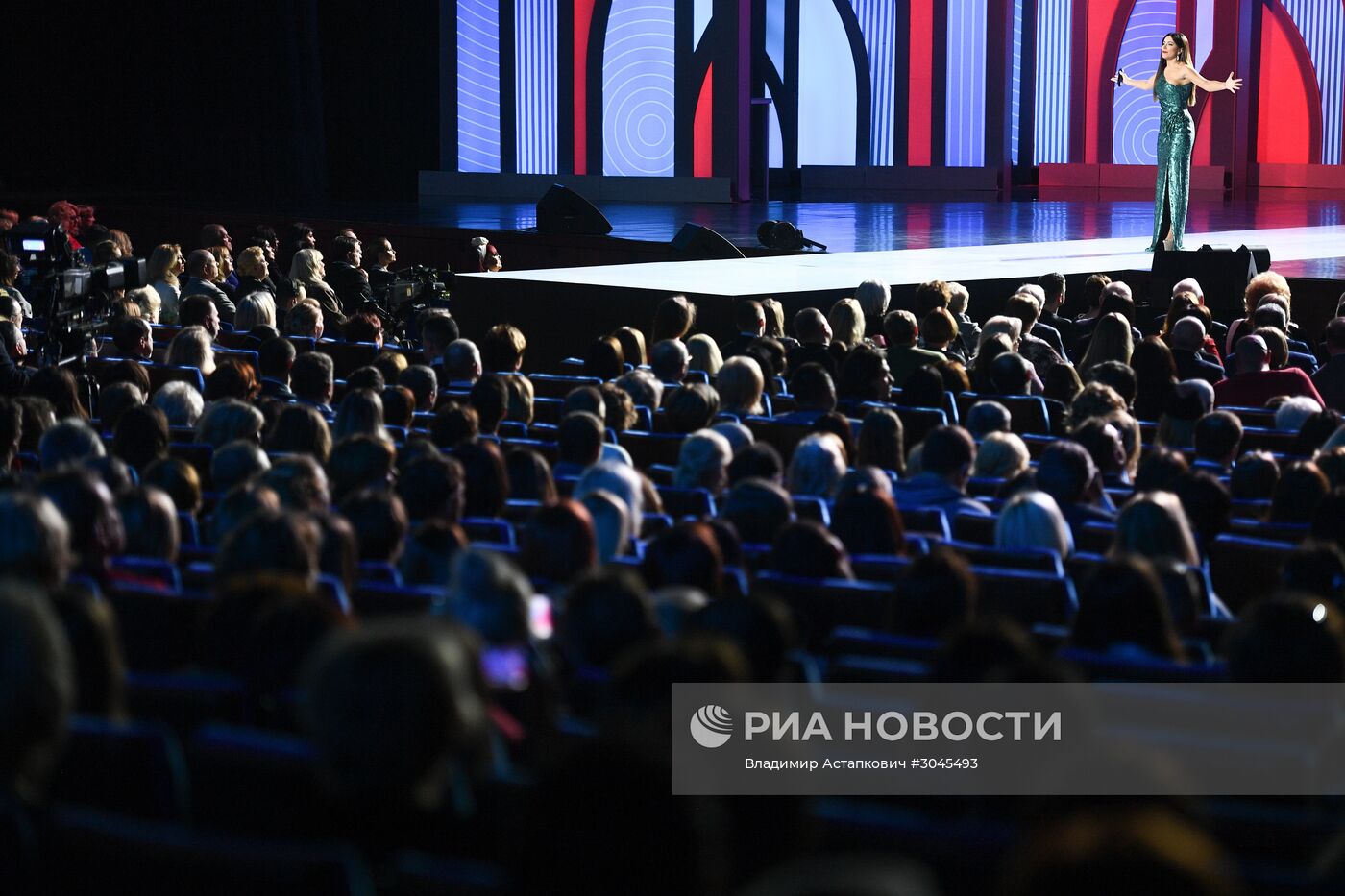 Праздничное шоу Валентина Юдашкина