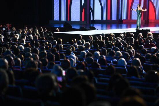 Праздничное шоу Валентина Юдашкина