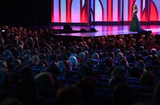 Праздничное шоу Валентина Юдашкина