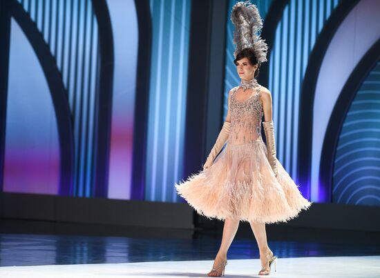 Праздничное шоу Валентина Юдашкина