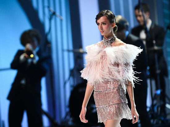 Праздничное шоу Валентина Юдашкина