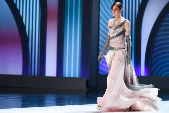 Праздничное шоу Валентина Юдашкина