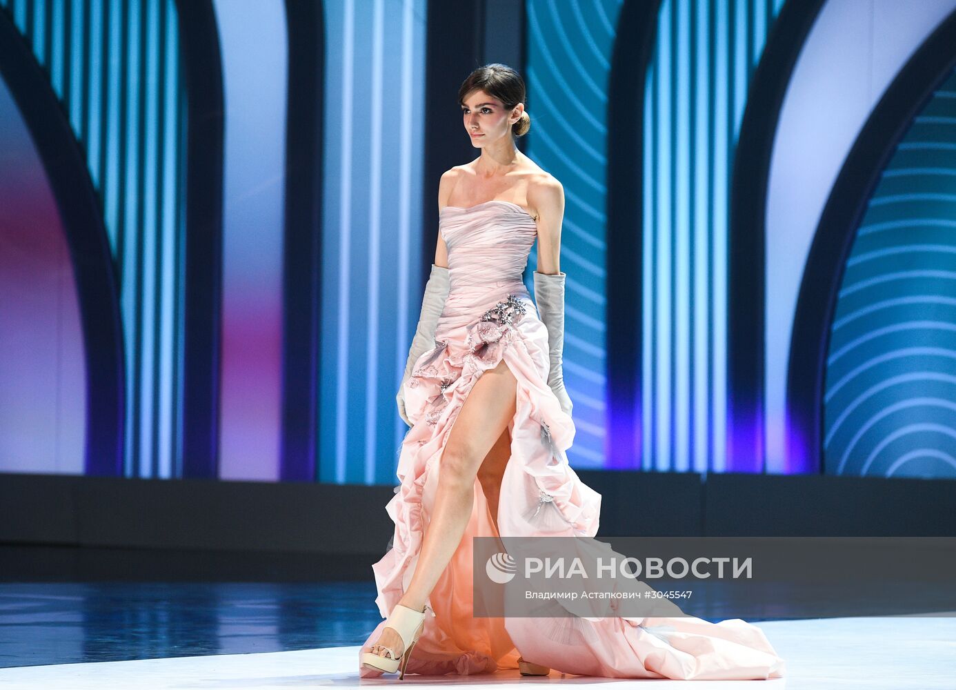 Праздничное шоу Валентина Юдашкина