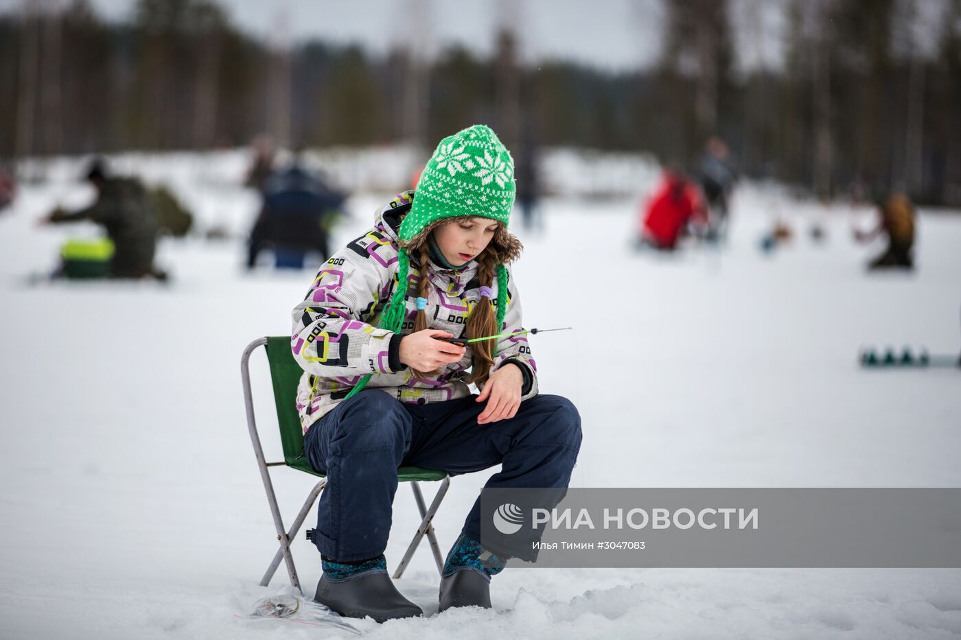 Соревнования по зимней рыбалке "Золотая лунка" в Карелии