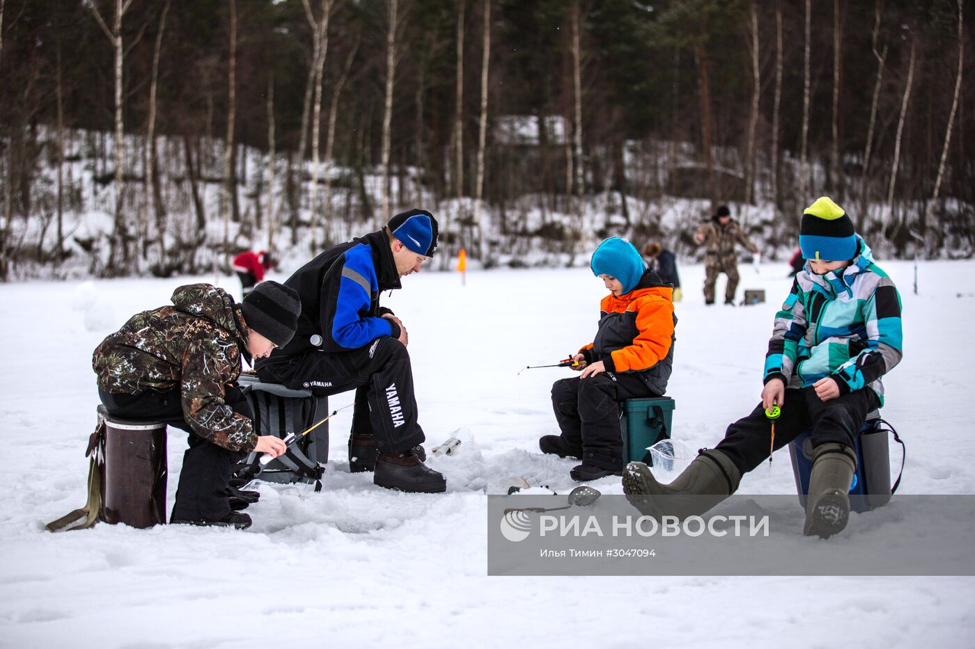 Соревнования по зимней рыбалке "Золотая лунка" в Карелии