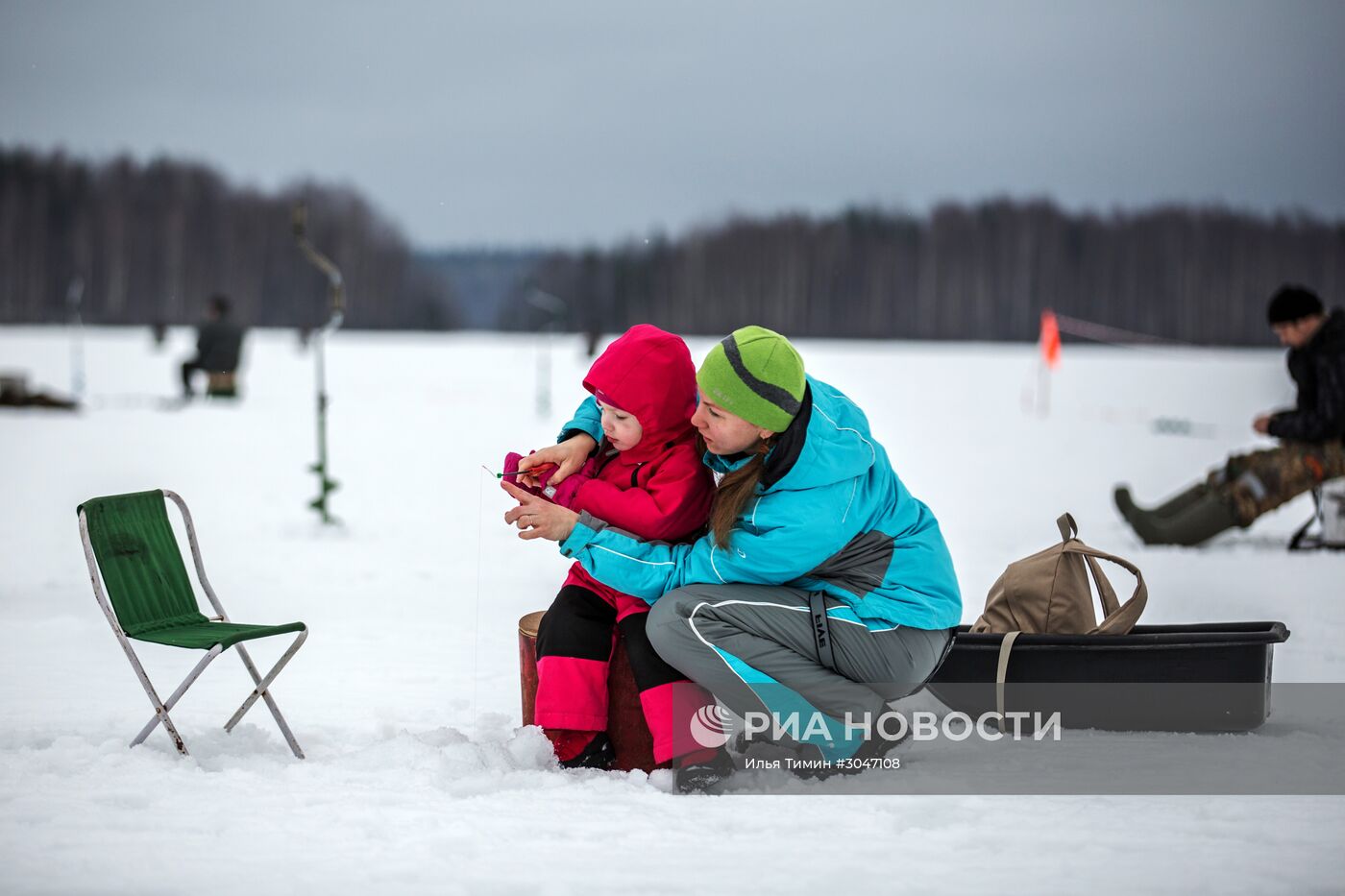 Соревнования по зимней рыбалке "Золотая лунка" в Карелии