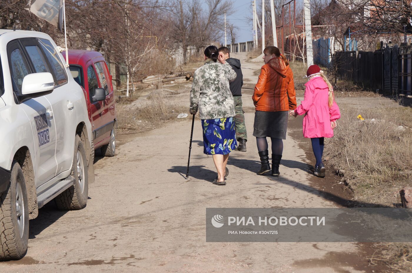 Последствия обстрела жилого сектора Стаханова в ЛНР