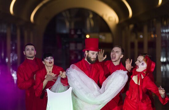 Акция "Ночь балета" в московском метро