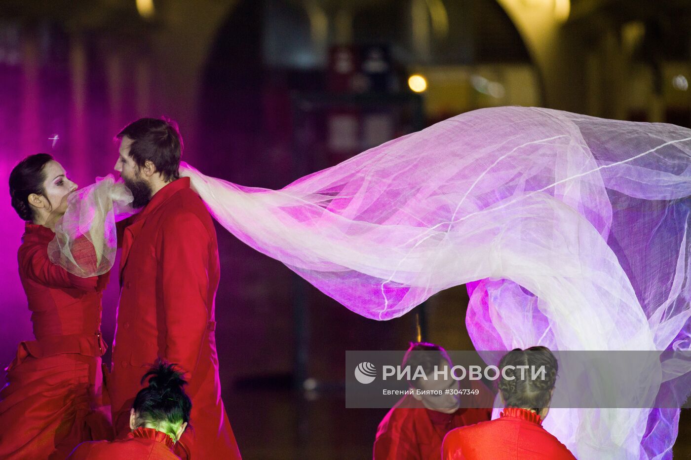 Акция "Ночь балета" в московском метро